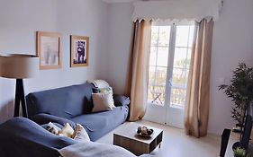 Apartamento De 3 Habitaciones, Zona Muy Tranquila A Unos Minutos De La Playa